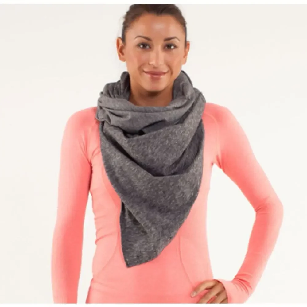 Lululemon Vinyasa Scarp Grey Black Snaps One Size